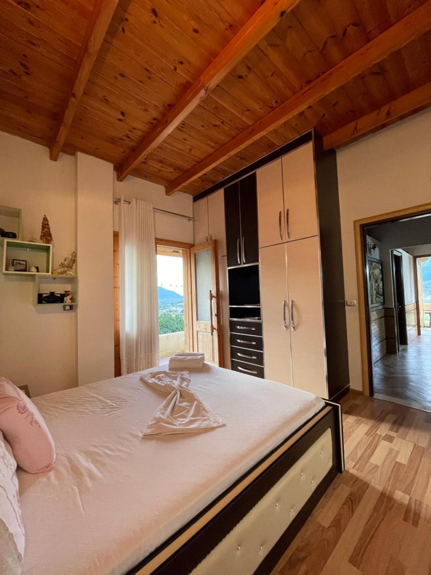 Elsa'S Villa Gjirokaster Luaran gambar